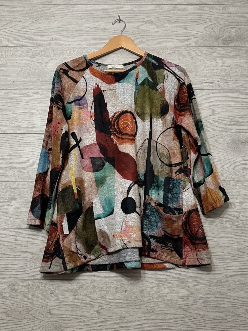 Jess & Jane Abstract Art Top 3/4 Sleeves Two Pockets Earthtones Women’s Large